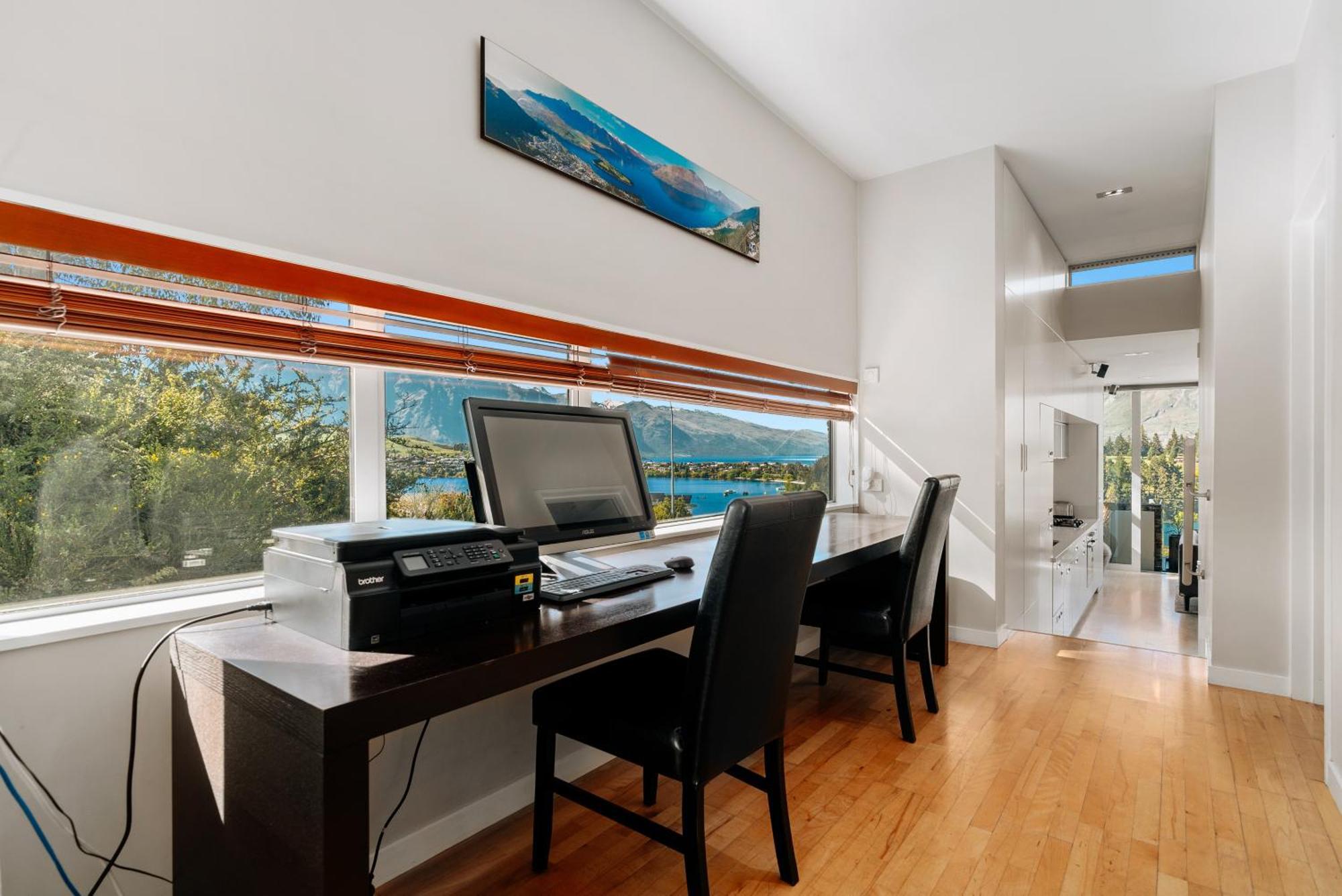 Modern Executive Living In Pounamu Квінстаун Екстер'єр фото