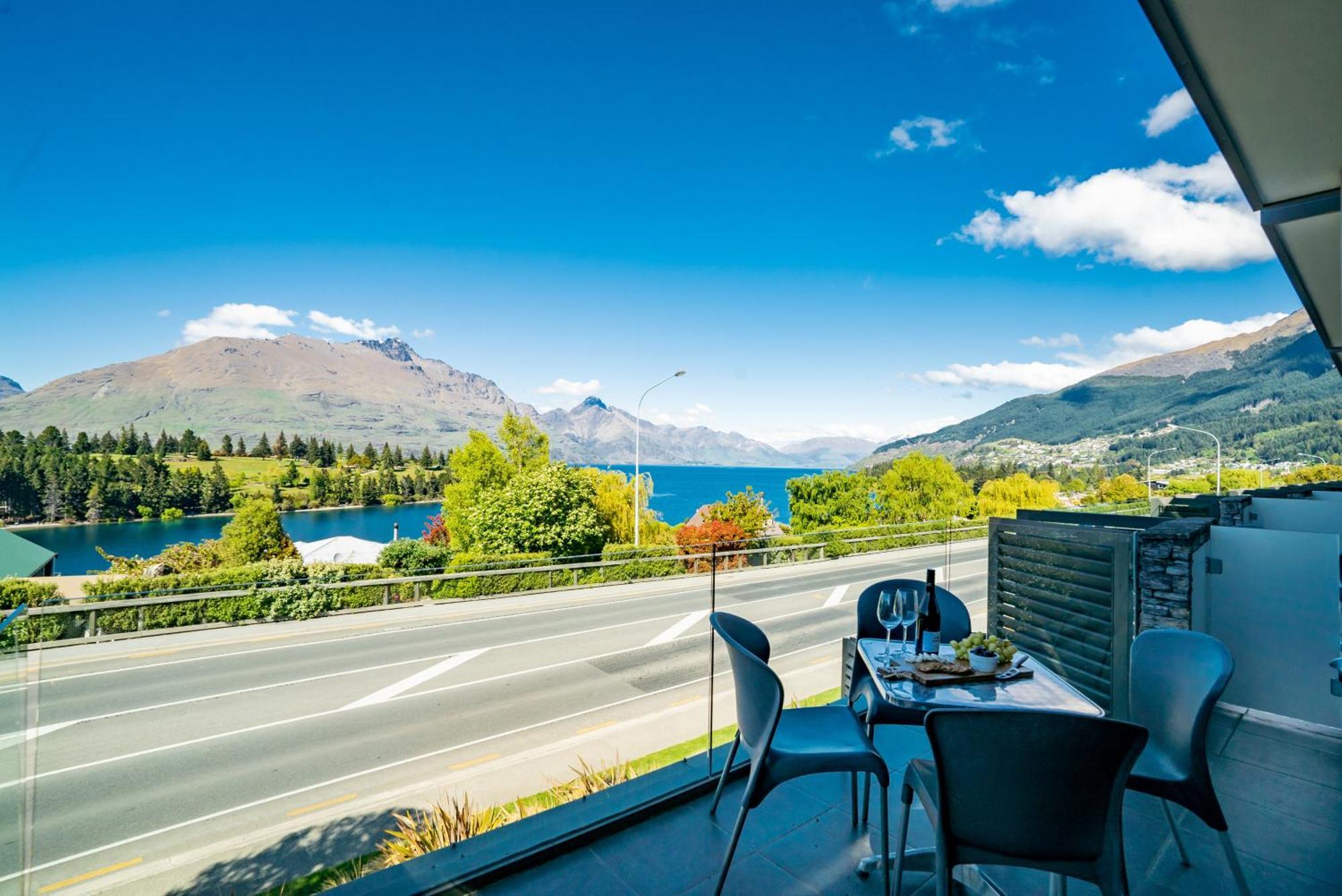 Modern Executive Living In Pounamu Квінстаун Екстер'єр фото